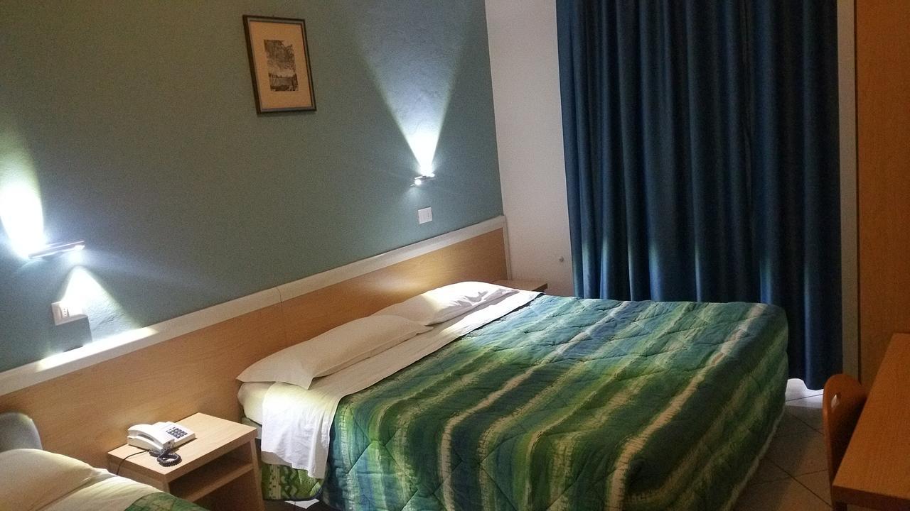 Hotel Savina Rimini Kültér fotó